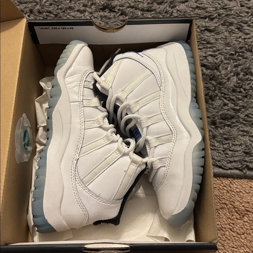 Jordan 11 Shoes - Picture 5 of 5